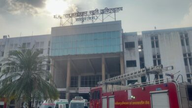 अंबेडकर हॉस्पिटल में लगी आग, जाली काटकर मरीजो को निकाला