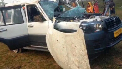 आरोपी को गिरफ़्तार कर लौट रहे सब इंस्पेक्टर की सड़क हादसे में मौत , तीन घायल