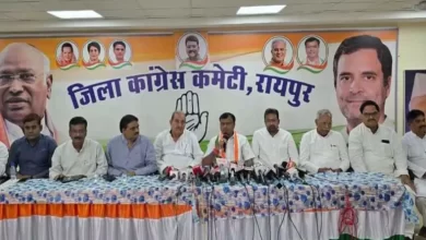 बीजेपी उपचुनाव जीतने के लिए बाँट रही सोने के सिक्के : बैज