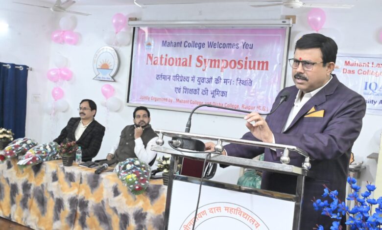 प्रतिभा किसी की मोहताज नहीं होती प्रो. राम शर्मा प्रतिभा किसी की मोहताज नहीं होती प्रो. राम शर्मा