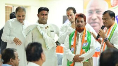 दीपक बैज ने हैदर भाटी को कराया कांग्रेस प्रवेश, बोले- 30 साल बाद अपने घर लौटा हूँ दीपक बैज ने हैदर भाटी को कराया कांग्रेस प्रवेश, बोले- 30 साल बाद अपने घर लौटा हूँ