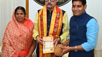 राज्यपाल को मंत्री वर्मा ने सौजन्य भेंट की