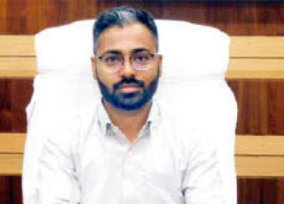 छात्रा की मौत मामले में कलेक्टर ने गठित की जांच टीम छात्रा की मौत मामले में कलेक्टर ने गठित की जांच टीम