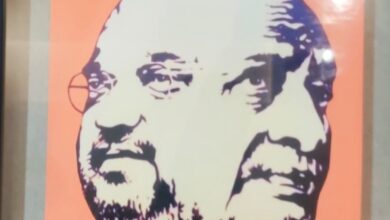 पुरंदर ने शाह को भेंट किया खूबसूरत कोलाज,देखकर खुश हुए पुरंदर ने शाह को भेंट किया खूबसूरत कोलाज,देखकर खुश हुए