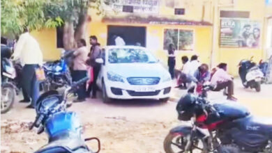 तहसील ऑफिस के कानूनगो शाखा प्रभारी रिश्वत लेते गिरफ्तार तहसील ऑफिस के कानूनगो शाखा प्रभारी रिश्वत लेते गिरफ्तार