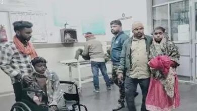 पिकनिक मनाकर लौट रहे लोगों की पिकअप पलटने से मासूम की मौत, 25 घायल