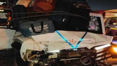 सड़क पर बैठे तीर्थ यात्रियों को ट्रक ने रौंदा, दो बच्चों की मौत, 13 घायल