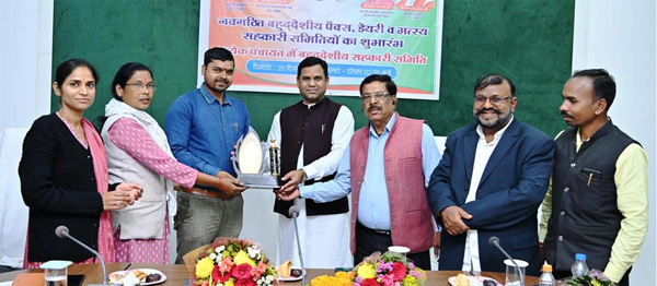 केंद्रीय गृहमंत्री शाह ने जीपीएम में वर्चुअल किया पीएसीएस, डेयरी और मत्स्य सहकारी समितियों का उद्घाटन केंद्रीय गृहमंत्री शाह ने जीपीएम में वर्चुअल किया पीएसीएस, डेयरी और मत्स्य सहकारी समितियों का उद्घाटन