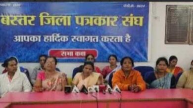 बर्खास्त की गई आंगनबाड़ी कार्यकर्ता वेदमती ने नहीं भरा था सनी लियोनी का फार्म – रुक्मणि सज्जन बर्खास्त की गई आंगनबाड़ी कार्यकर्ता वेदमती ने नहीं भरा था सनी लियोनी का फार्म – रुक्मणि सज्जन