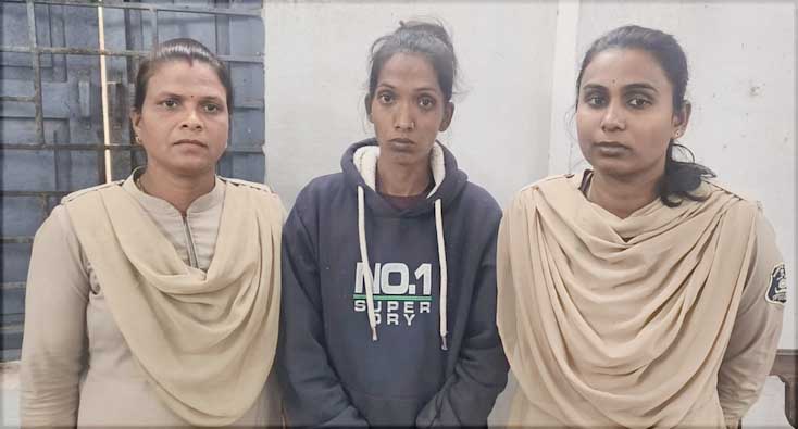 पुलिस भर्ती गड़बड़ी मामले में पंडरिया की महिला गिरफ्तार पुलिस भर्ती गड़बड़ी मामले में पंडरिया की महिला गिरफ्तार