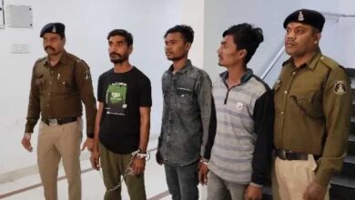 ऑटो चालक पर चाकू से हमला, तीन गिरफ्तार