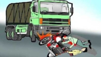 अज्ञात वाहन ने स्कूटी सवार युवकों को मारी टक्कर 2 की हुई मौत अज्ञात वाहन ने स्कूटी सवार युवकों को मारी टक्कर 2 की हुई मौत