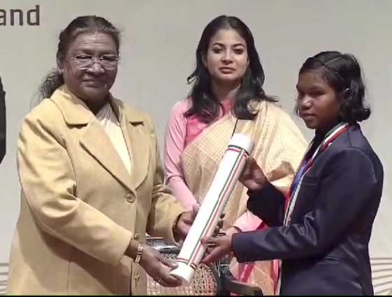 राष्ट्रीय जुडो खिलाड़ी कोंडागांव की बिटिया हेमबती नाग को राष्ट्रपति ने किया सम्मानित राष्ट्रीय जुडो खिलाड़ी कोंडागांव की बिटिया हेमबती नाग को राष्ट्रपति ने किया सम्मानित