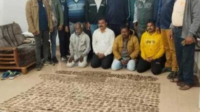 13.162 किलो दुर्लभ वन्य प्राणी पंगोंलिन सिल्क के साथ महाराष्ट्र के तीन व छग का एक आरोपी गिरफ्तार 13.162 किलो दुर्लभ वन्य प्राणी पंगोंलिन सिल्क के साथ महाराष्ट्र के तीन व छग का एक आरोपी गिरफ्तार