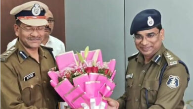 नये एसपी डॉ. लाल उम्मेद सिंह ने सम्हाला पदभार नये एसपी डॉ. लाल उम्मेद सिंह ने सम्हाला पदभार