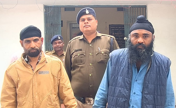सिंधी कालोनी में 8 लाख 70 हजार के सोने चांदी चुराने वाले सरदार गिरोह के दो सदस्य गिरफ्तार सिंधी कालोनी में 8 लाख 70 हजार के सोने चांदी चुराने वाले सरदार गिरोह के दो सदस्य गिरफ्तार