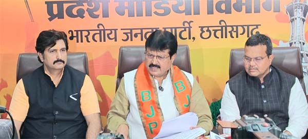 कांग्रेस ने बार बार संविधान की धज्जियां उड़ाई,आज के दिन की घटना के बाद भी संविधान का गला घोटा – श्रीवास्तव कांग्रेस ने बार बार संविधान की धज्जियां उड़ाई,आज के दिन की घटना के बाद भी संविधान का गला घोटा – श्रीवास्तव