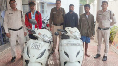 दो एक्टिवा और एक पल्सर के साथ तीन चोर गिरफ्तार