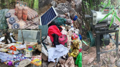 नक्सलियों के हथियार बनाने की मशीन व अन्य सामग्रियां बरामद नक्सलियों के हथियार बनाने की मशीन व अन्य सामग्रियां बरामद