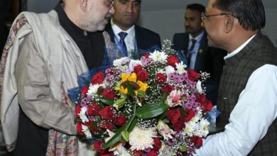 केंद्रीय गृह मंत्री शाह का स्वामी विवेकानंद विमानतल पर मुख्यमंत्री साय ने किया आत्मीय स्वागत केंद्रीय गृह मंत्री शाह का स्वामी विवेकानंद विमानतल पर मुख्यमंत्री साय ने किया आत्मीय स्वागत