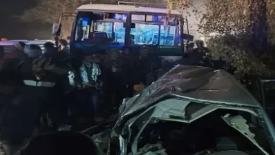 बस और कार में जबरदस्त टक्कर, एक ही परिवार के पांच लोगों की मौत