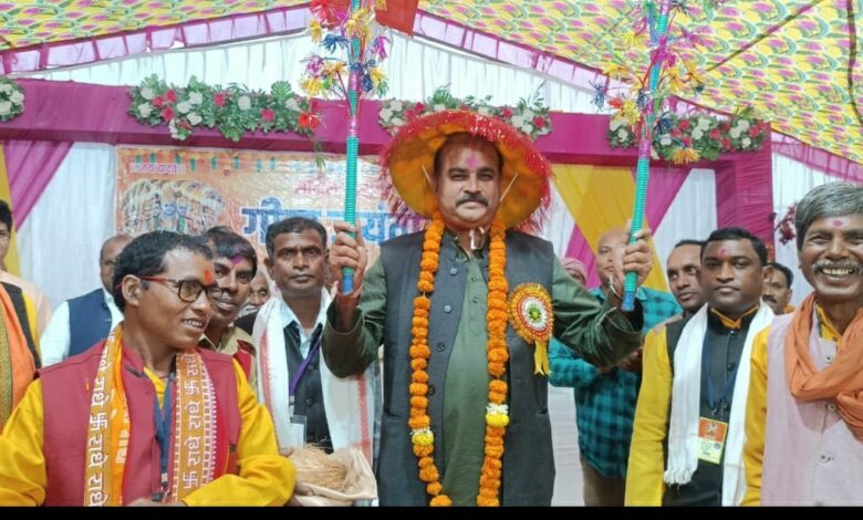 गीता में संपुर्ण मानव समाज के कल्याण लिए जीवन सार है – अभिषेक शुक्ला गीता में संपुर्ण मानव समाज के कल्याण लिए जीवन सार है – अभिषेक शुक्ला
