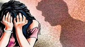 पुलिस आरक्षक के नाबालिग बेटे ने किया 9वीं की छात्रा से दुष्कर्म पुलिस आरक्षक के नाबालिग बेटे ने किया 9वीं की छात्रा से दुष्कर्म