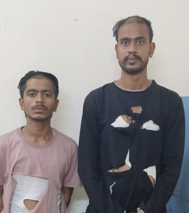 एक नाबालिग समेत तीन गिरफ्तार, भाइयो पर किया था चाकू से हमला एक नाबालिग समेत तीन गिरफ्तार, भाइयो पर किया था चाकू से हमला