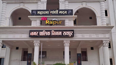 ब्रेकिंग: मीनल चौबे साढ़े 17 हज़ार वोट से आगे