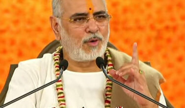 संशय का समाधान श्रद्धा हैं, तर्क नहीं – रमेश भाई ओझा