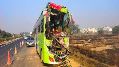 рджреБрд░реНрдЧ рд╕реЗ рдкреБрд░реА рдЬрд╛ рд░рд╣реА рдмрд╕ рдЯреНрд░рдХ рд╕реЗ рдЯрдХрд░рд╛рдИ, 6 рдорд╛рд╣ рдХреЗ рдорд╛рд╕реВрдо рдХреА рдореМрдд, 43 рд▓реЛрдЧ рдШрд╛рдпрд▓ рджреБрд░реНрдЧ рд╕реЗ рдкреБрд░реА рдЬрд╛ рд░рд╣реА рдмрд╕ рдЯреНрд░рдХ рд╕реЗ рдЯрдХрд░рд╛рдИ, 6 рдорд╛рд╣ рдХреЗ рдорд╛рд╕реВрдо рдХреА рдореМрдд, 43 рд▓реЛрдЧ рдШрд╛рдпрд▓