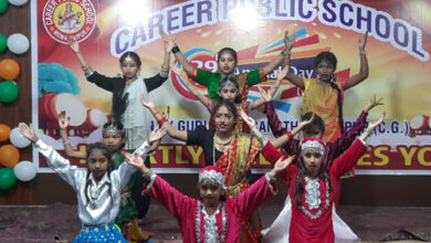 छोटे स्कूली बच्चों ने किया रैंप वॉक, वो देश मेरा के रीमिक्स पर थिरके