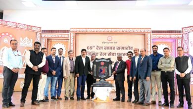 6 рдЕрдзрд┐рдХрд╛рд░реА рдПрд╡рдВ 70 рдХрд░реНрдордЪрд╛рд░реА рд╡рд┐рд╢рд┐рд╖реНрдЯ рд░реЗрд▓ рд╕реЗрд╡рд╛ рдПрд╡рдВ рд░реЗрд▓ рд╕реЗрд╡рд╛ рдкреБрд░рд╕реНрдХрд╛рд░ рд╕реЗ рд╕рдореНрдорд╛рдирд┐рдд 6 рдЕрдзрд┐рдХрд╛рд░реА рдПрд╡рдВ 70 рдХрд░реНрдордЪрд╛рд░реА рд╡рд┐рд╢рд┐рд╖реНрдЯ рд░реЗрд▓ рд╕реЗрд╡рд╛ рдПрд╡рдВ рд░реЗрд▓ рд╕реЗрд╡рд╛ рдкреБрд░рд╕реНрдХрд╛рд░ рд╕реЗ рд╕рдореНрдорд╛рдирд┐рдд