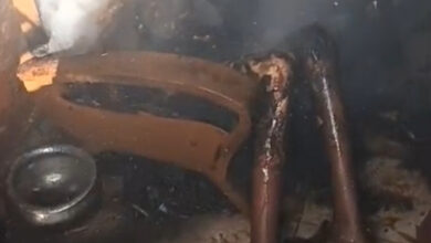 अलाव से बुजुर्ग अपने घर में जल गया जिंदा अलाव से बुजुर्ग अपने घर में जल गया जिंदा