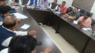 कांग्रेस की बैठक में 35 विधायकों में 12 विधायक रहे गायब कांग्रेस की बैठक में 35 विधायकों में 12 विधायक रहे गायब