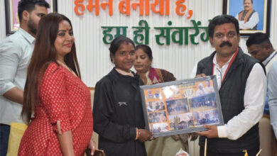 рдЙрдкрдореБрдЦреНрдпрдордВрддреНрд░реА рд╢рд░реНрдорд╛ рдиреЗ рдмрд╕реНрддрд░ рдУрд▓рдВрдкрд┐рдХ рдХреЗ рдпреВрде рдЖрдЗрдХрди рдЦрд┐рд▓рд╛рдбрд┐рдпрд╝реЛрдВ рд╕реЗ рдХреА рдореБрд▓рд╛рдХрд╛рдд рдЙрдкрдореБрдЦреНрдпрдордВрддреНрд░реА рд╢рд░реНрдорд╛ рдиреЗ рдмрд╕реНрддрд░ рдУрд▓рдВрдкрд┐рдХ рдХреЗ рдпреВрде рдЖрдЗрдХрди рдЦрд┐рд▓рд╛рдбрд┐рдпрд╝реЛрдВ рд╕реЗ рдХреА рдореБрд▓рд╛рдХрд╛рдд