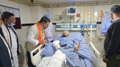 उपमुख्यमंत्री शर्मा ने घायल जवानों से की मुलाकात, उनके शीघ्र स्वस्थ होने की कामना की उपमुख्यमंत्री शर्मा ने घायल जवानों से की मुलाकात, उनके शीघ्र स्वस्थ होने की कामना की