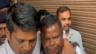 पूर्व आबकारी मंत्री कवासी लखमा गिरफ्तार पूर्व आबकारी मंत्री कवासी लखमा गिरफ्तार