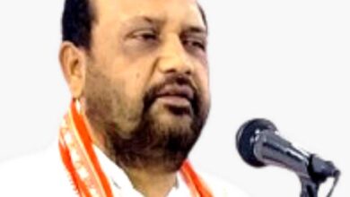 सुख और दुख परिवार के सदस्य नहीं अपितु मेहमान है – आचार्य चंद्रशेखर शास्त्री सुख और दुख परिवार के सदस्य नहीं अपितु मेहमान है – आचार्य चंद्रशेखर शास्त्री