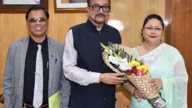 राज्यपाल डेका से डीजीएम सहरिया ने भेंट की राज्यपाल डेका से डीजीएम सहरिया ने भेंट की