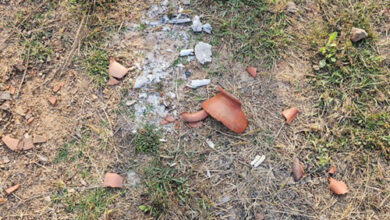 दिवंगत पत्रकार मुकेश चंद्राकर के अस्थि कलश को फोड़कर, बिखेरी अस्थियां दिवंगत पत्रकार मुकेश चंद्राकर के अस्थि कलश को फोड़कर, बिखेरी अस्थियां