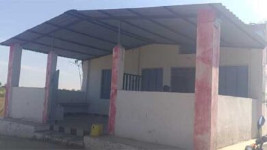 अन्नदाता को बना दिए हमाल, मजदूर, खरीदी केंद्रों में किसान कर रहे धान की तोलाई, प्रबंधको की मनमानी