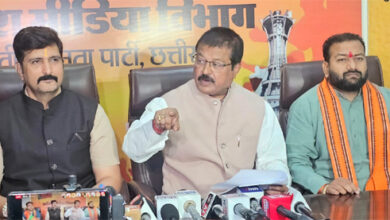 कांग्रेस एक लूटेरी गैंग जो सबको लूट रही है – श्रीवास्तव कांग्रेस एक लूटेरी गैंग जो सबको लूट रही है – श्रीवास्तव