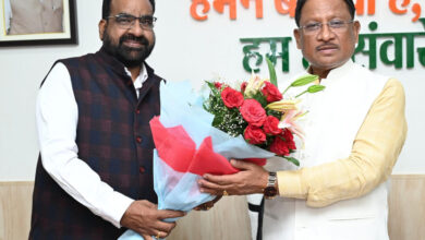 मुख्यमंत्री साय से महात्मा गांधी उद्यानिकी एवं वानिकी विवि के कुलपति ने की सौजन्य मुलाकात मुख्यमंत्री साय से महात्मा गांधी उद्यानिकी एवं वानिकी विवि के कुलपति ने की सौजन्य मुलाकात