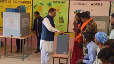 मुख्यमंत्री साय ने परिवार के साथ किया मतदान मुख्यमंत्री साय ने परिवार के साथ किया मतदान