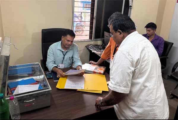 व्यय प्रेक्षक ने निगम तथा नगर पालिका के अभ्यर्थियों द्वारा प्रस्तुत लेखाओं का किया निरीक्षण व्यय प्रेक्षक ने निगम तथा नगर पालिका के अभ्यर्थियों द्वारा प्रस्तुत लेखाओं का किया निरीक्षण