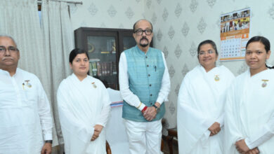 राज्यपाल डेका से प्रजापिता ब्रह्माकुमारी ईश्वरीय विवि के संचालक ने की सौजन्य भेंट