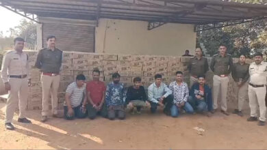 कांग्रेस ब्लॉक अध्यक्ष के घर पकड़ाया पांच सौ पेटी शराब