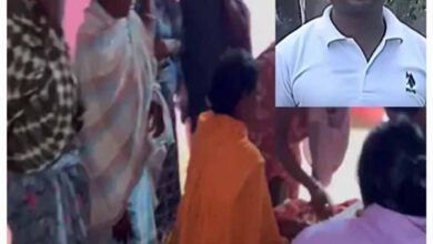 नक्सलियों ने कांग्रेस समर्थित सरपंच पद के उम्मीदवार की परिजनों के सामने ही हत्या कर दी