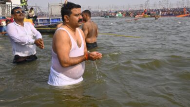 उपमुख्यमंत्री शर्मा ने त्रिवेणी संगम में किया स्नान, पूजा-अर्चना कर सर्वकल्याण की कामना की